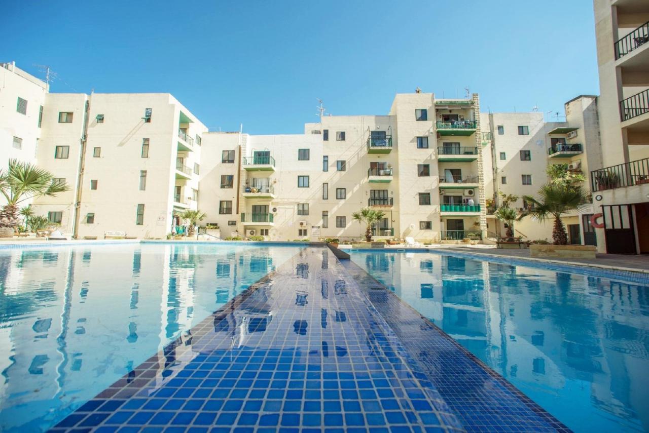 Stunning Penthouse Roof Terrace & Communal Swimming Pool St. Paul's Bay Exterior foto